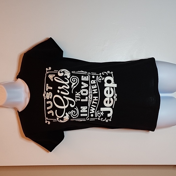 Jeep T-Shirt, Black and White, Size Small - Picture 1 of 4